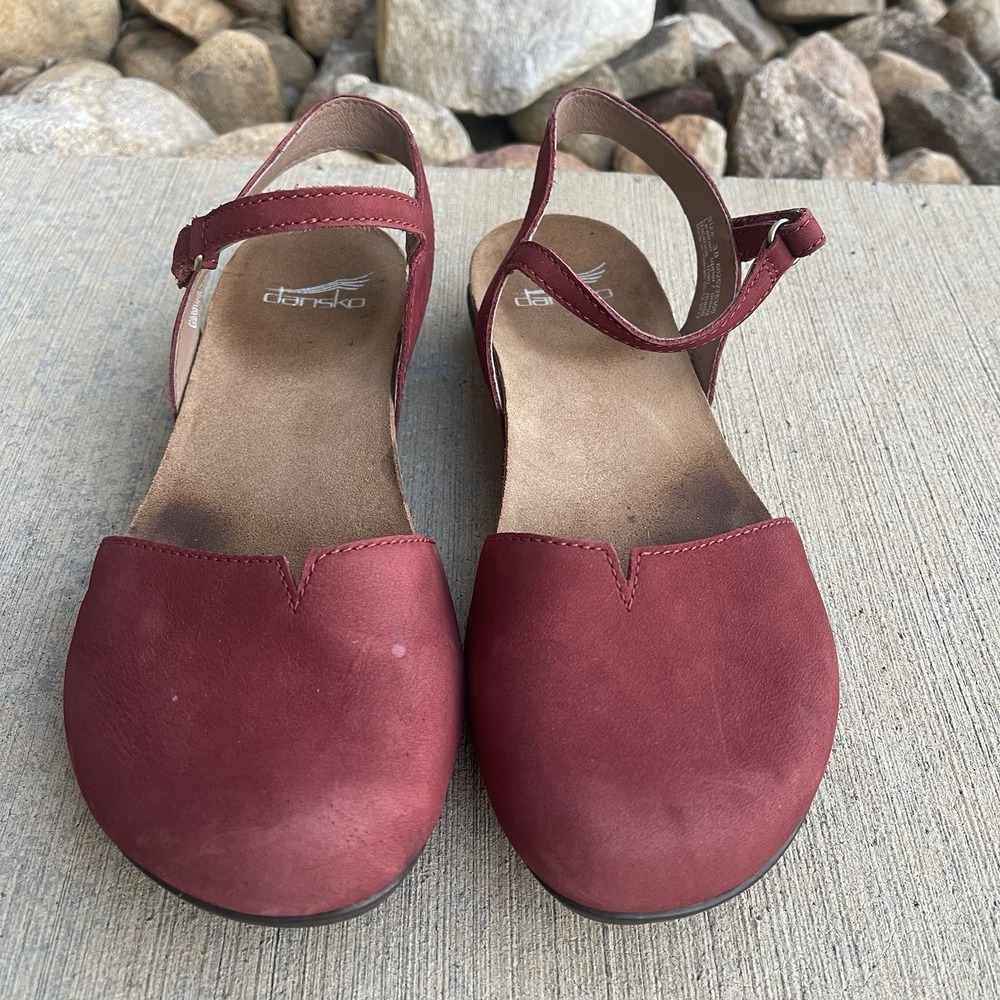 Dansko Rowan  Leather Closed-Toe Mary Jane Sandals  Wine Women Size 38 US 7.5